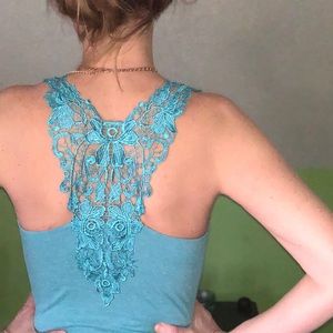 🦋 pick 5/$25 Aqua sleeveless top  back embellish